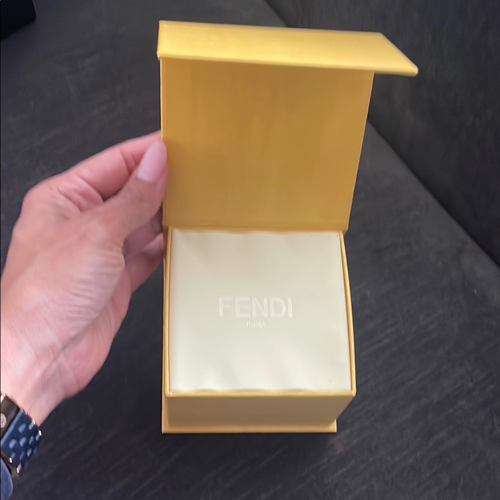 Fendi Gold Box - Picture 3 of 5